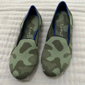 Rothy’s The Loafer in Olive Green Camo size 7 EUC